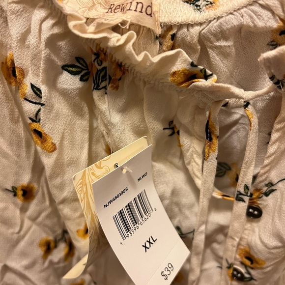 Rewind White Blouse with Yellow Floral Design - Picture 2 of 3